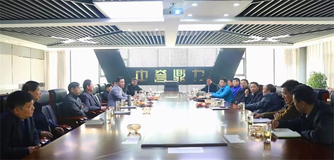 ��Մ���F��