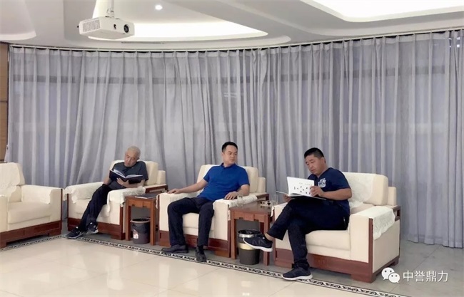 �����F��