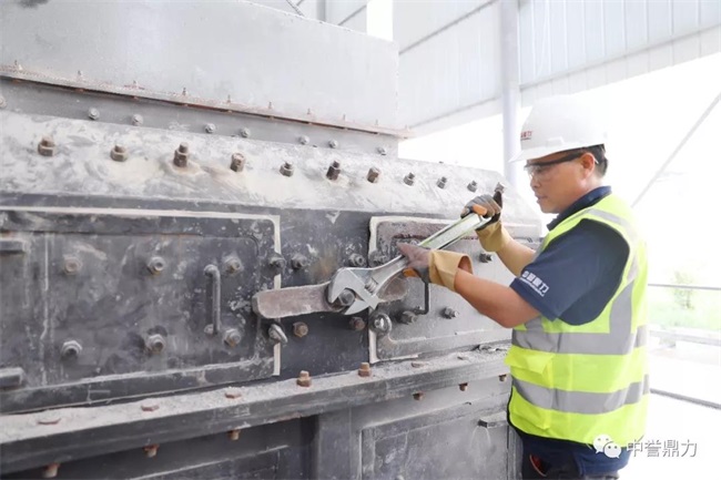 �ۺ󹤳̎��z���O��